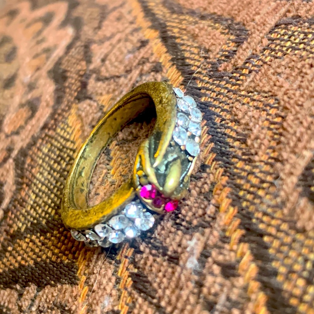 Fashion buckle ring